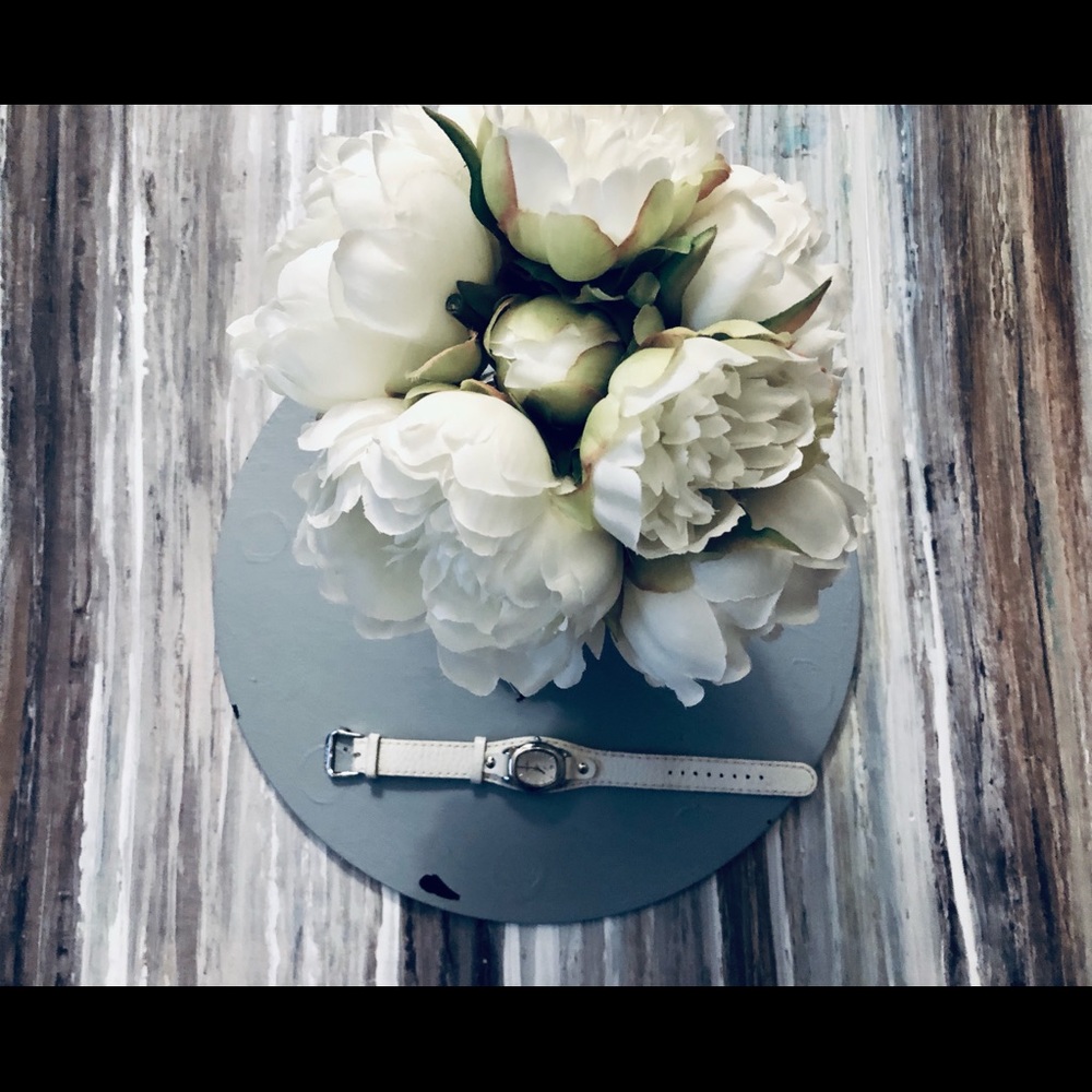 Fossil watch/needs battery [GUC]